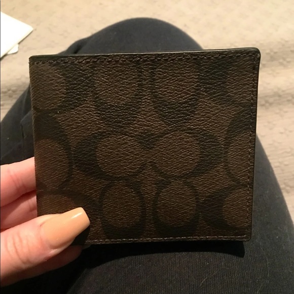 Coach men’s wallet - Picture 4 of 6